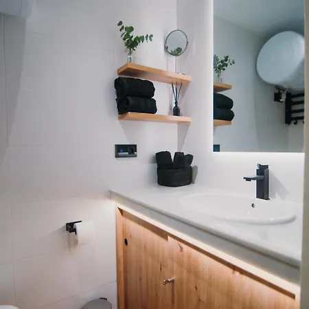 Alpine Apartment *